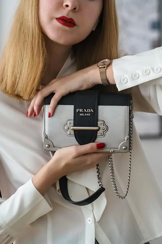 The Art of Accessories: Transform Every Outfit with Style