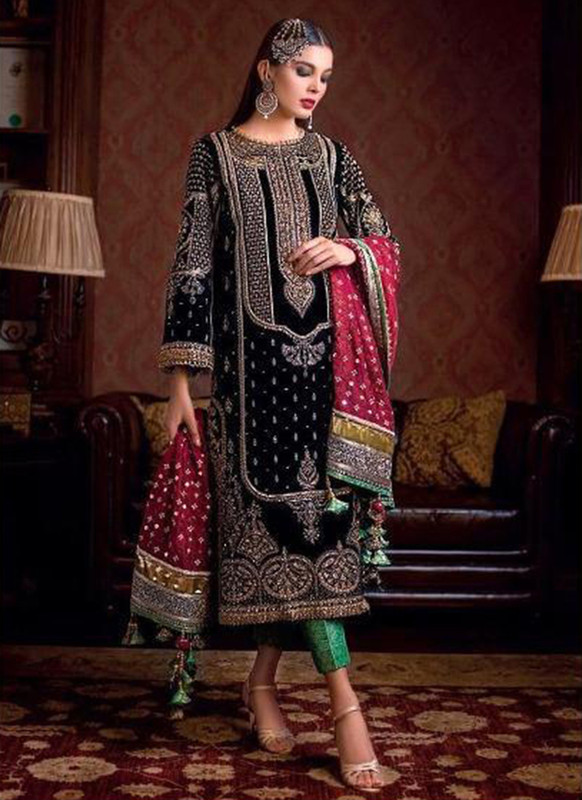 Dial N Fashion Black Heavy Embroidred Designer Foux Georgette Pakistani Style Suit
